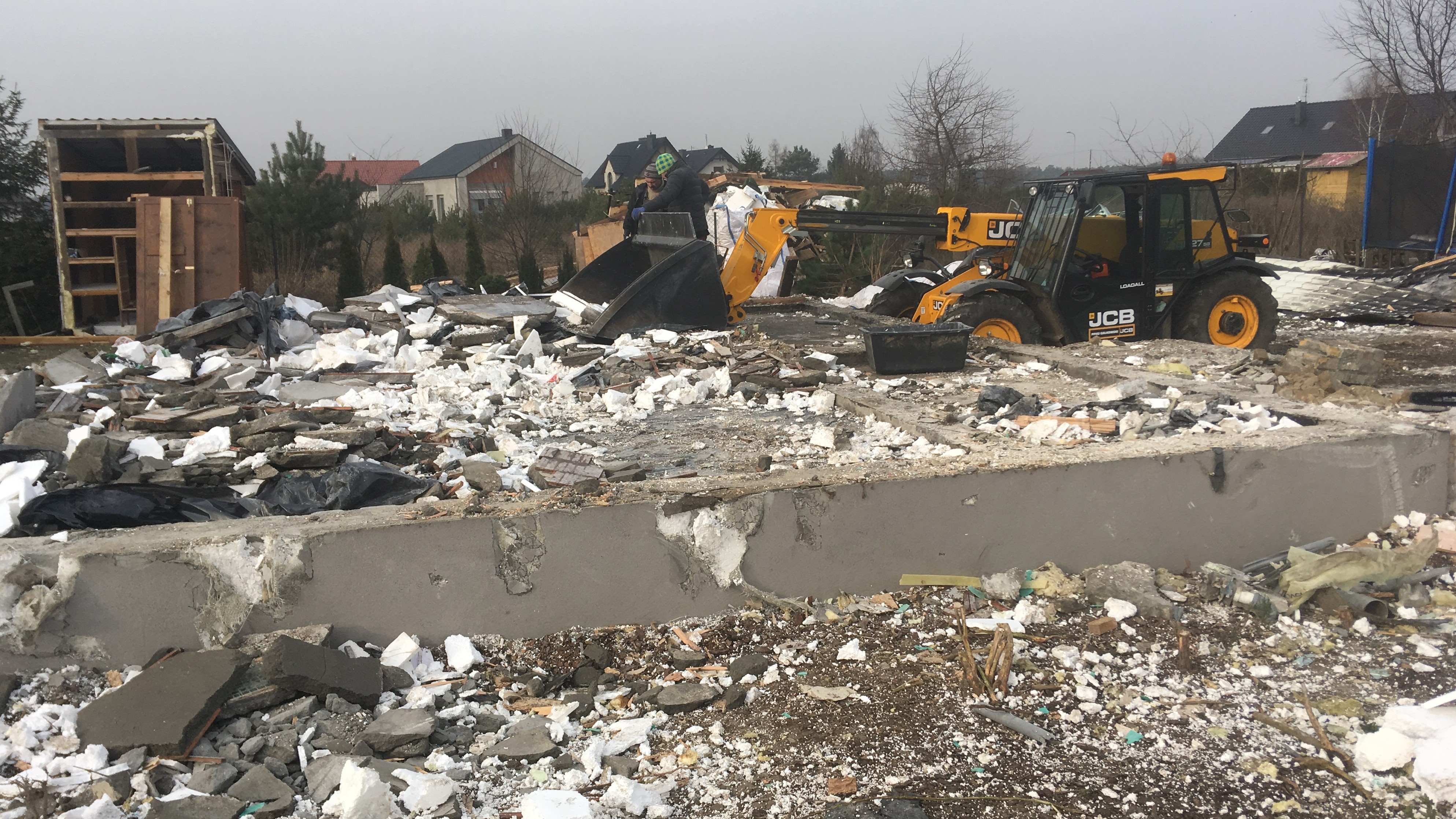 Czołowo pożar śmieci sprzątanie - Rafał Regulski - Radio Poznań