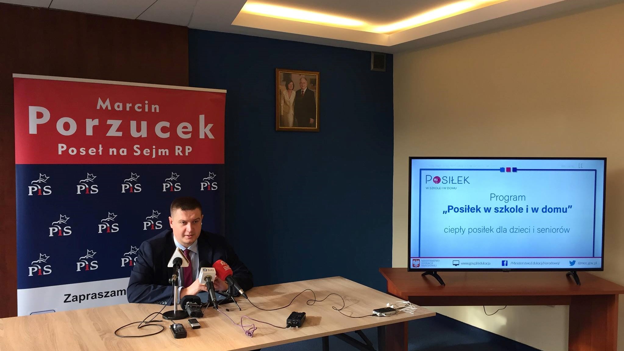 program Posiłek w szkole i w domu piła marcin porzucek - Przemysław Stochaj