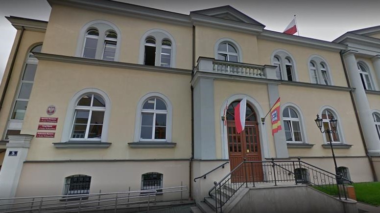 urząd miasta środa wiekopolska - Google Street View