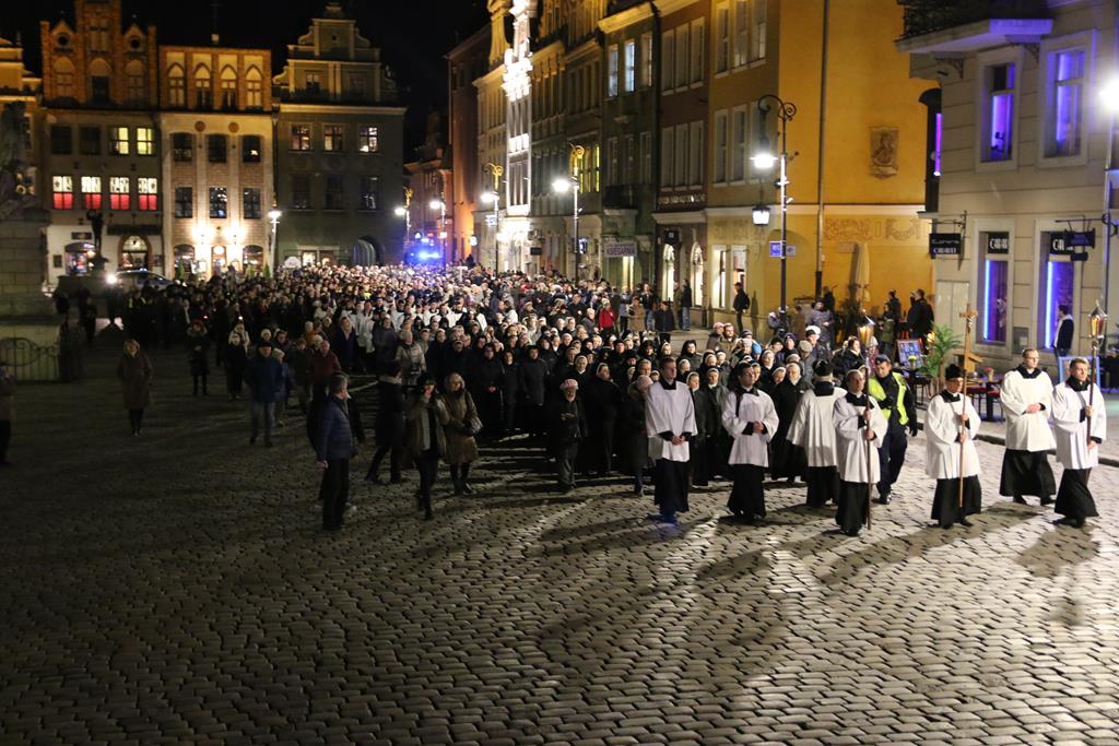droga krzyżowa poznań 2019 - Hubert Jach