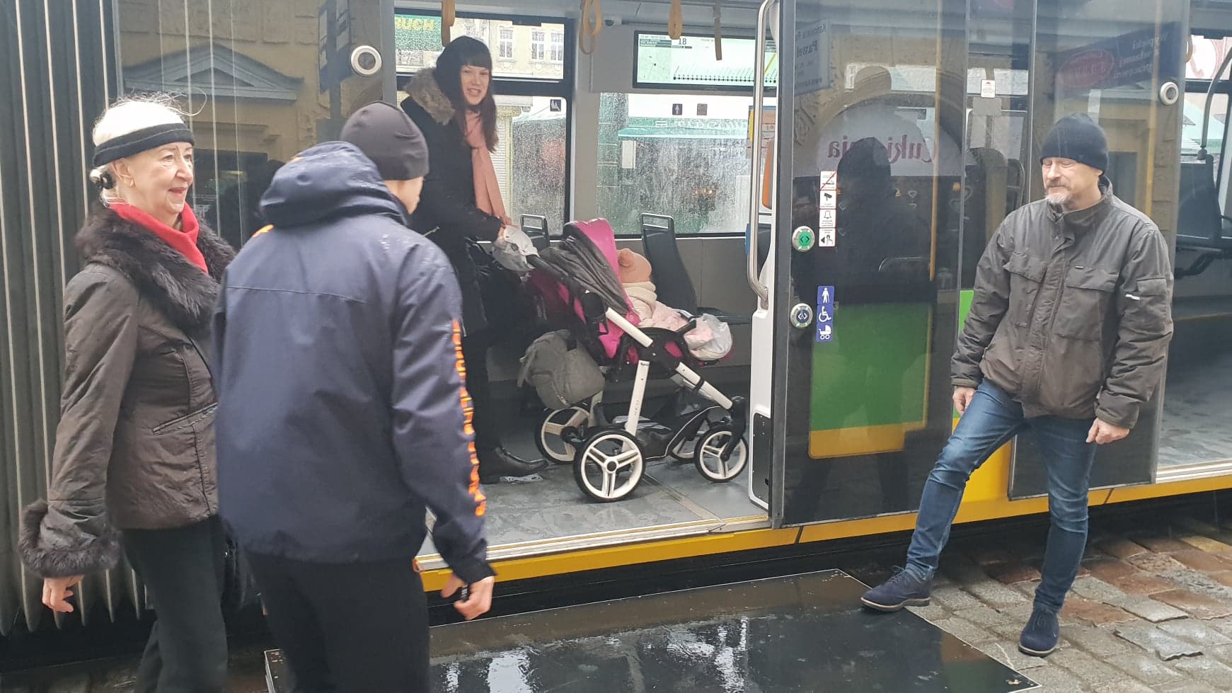 jezyce platforma przystanek akcja odnawiamy jeżyce - Michał Jędrkowiak