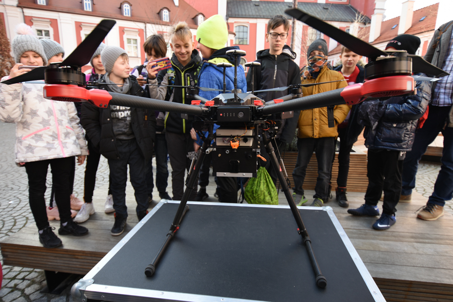 kontrola powietrza smog dron - Wojtek Wardejn