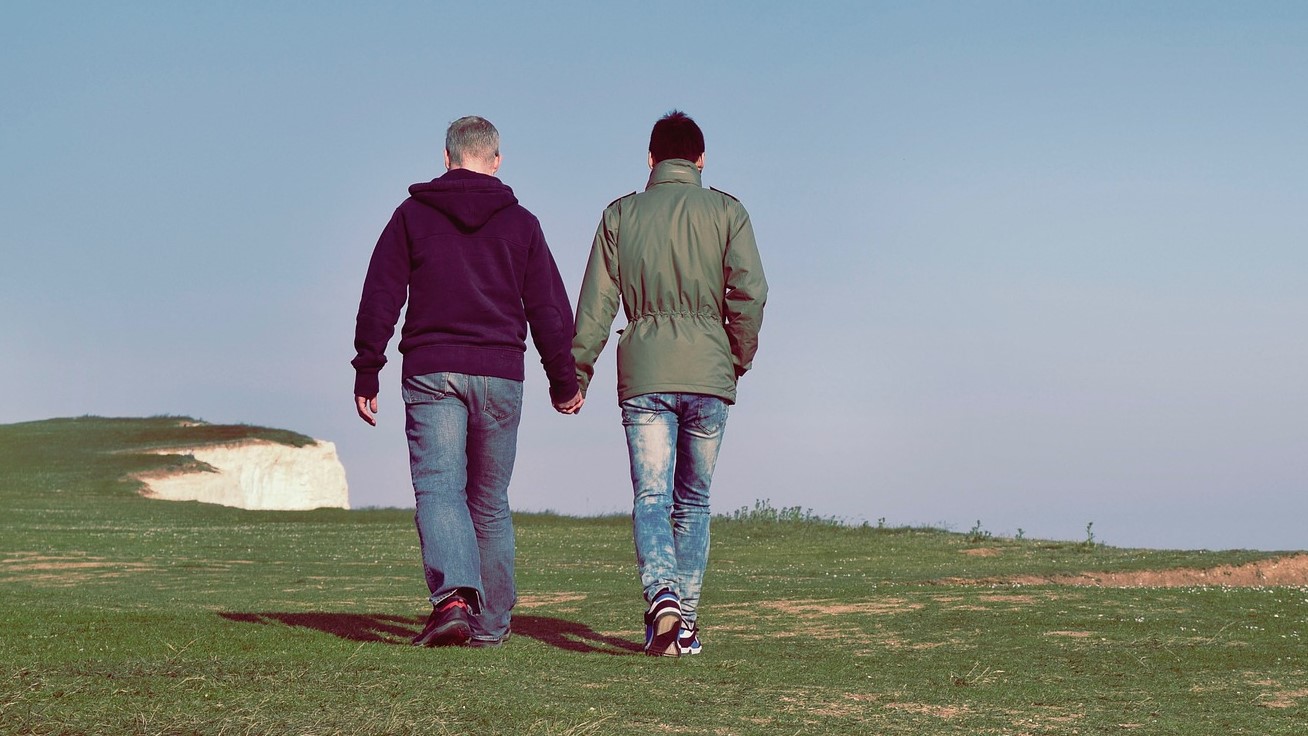 para dwóch mężczyzn - pixabay/StockSnap