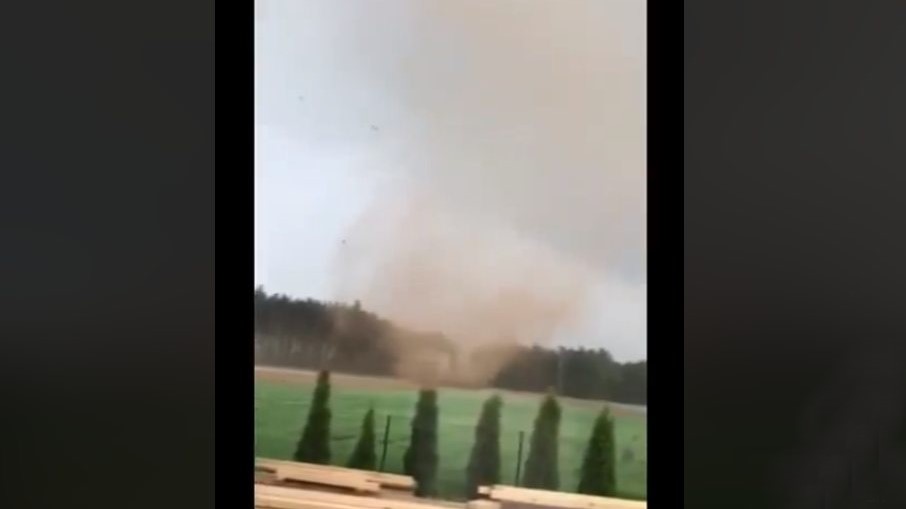 trąba poiwietrzna  - fb Grzegorz Zawiślak  