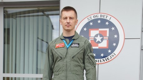 ireneusz nowak dowódca 2 Skrzydła Lotnictwa Taktycznego, dowódca Garnizonu Poznań - www.jareks.private.pl