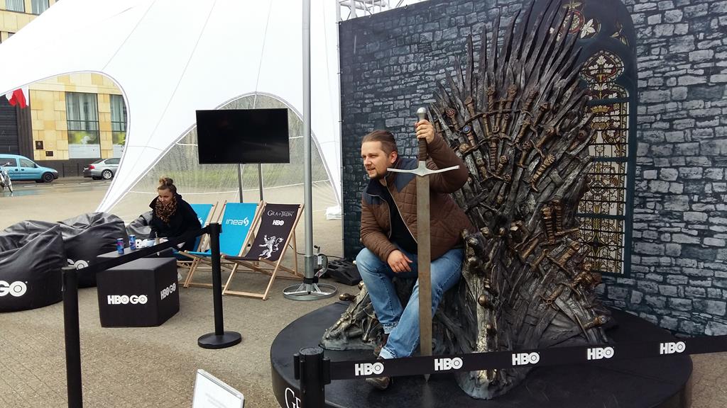 oddawanie krwi gra o tron  - Magdalena Konieczna