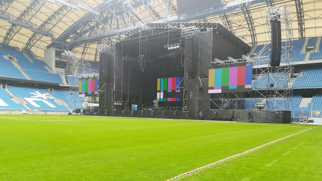 lech stadion scena koncert andrei bocellego trawa  - Sandra Soluk