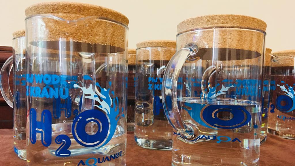 dzbanki z wodą kranówka urząd aquanet - Adam Michalkiewicz