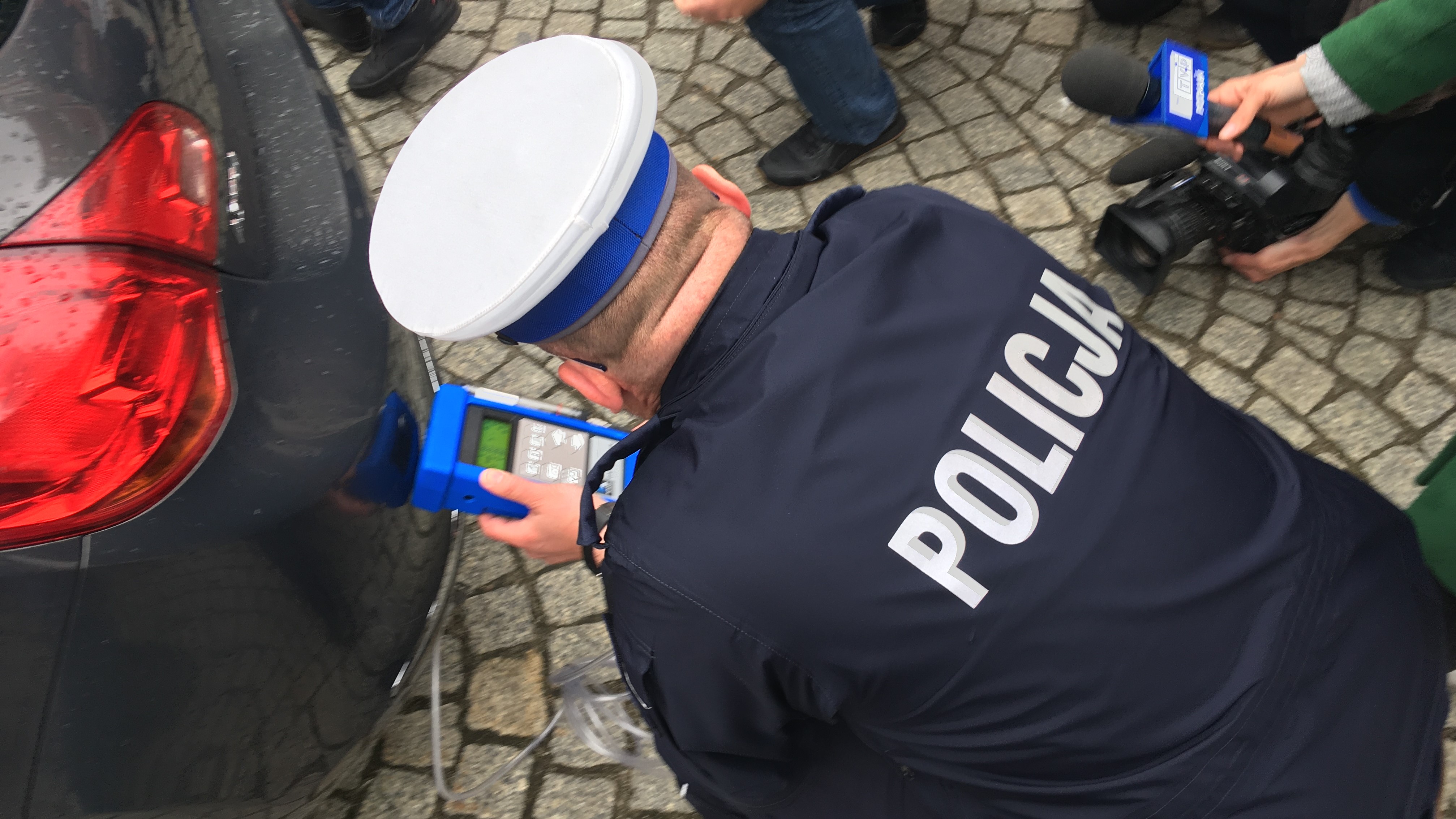 policyjne auto - Adam Michalkiewicz - Radio Poznań