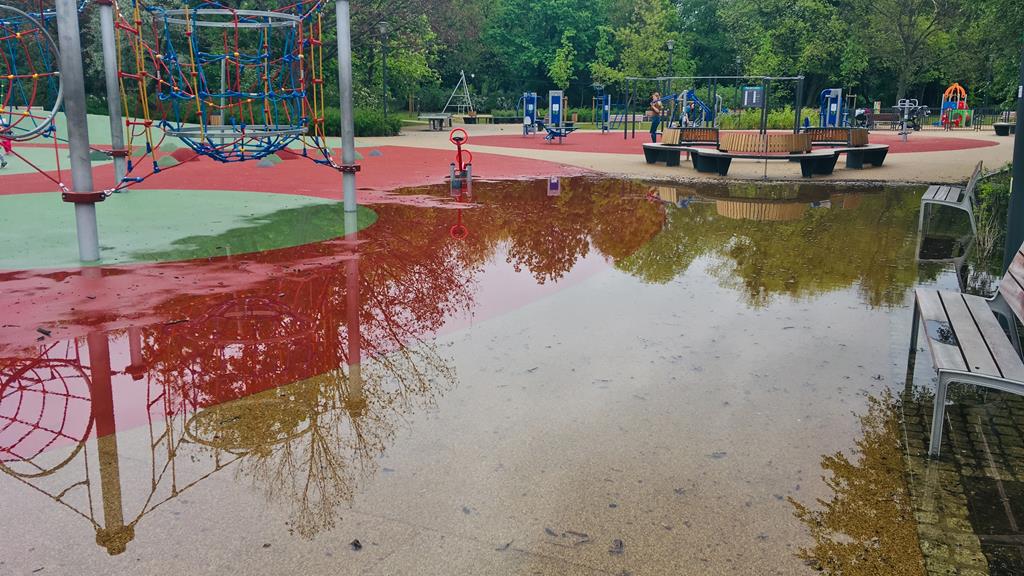 plac zabaw w parku wodiczki w poznaniu - Adam Michalkiewicz