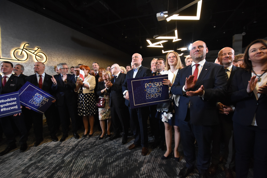 sztab wyborczy pis wybory do europarlamentu - Wojtek Wardejn