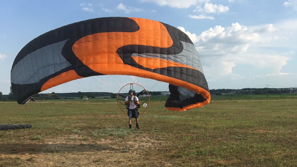 jutrosin zawody mistrzostwa motoparalotnie motoparalotnia  Motoparalotniowe Slalomowe Mistrzostwa Polski - Jacek Marciniak