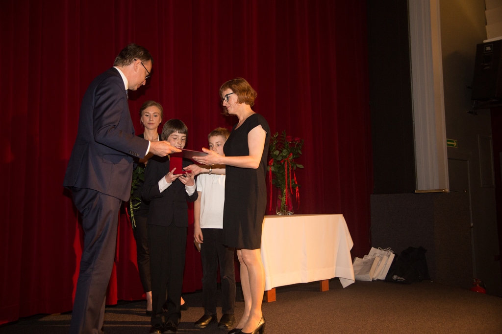 Pośmiertne odznaczenie Jana Kołodziejskiego - IPN Poznań - IPN Poznań