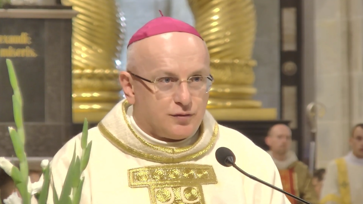 biskup pomocniczy archidiecezji gnieźnieńskiej Krzysztof Wętkowski - YT: Archidiecezja Gnieźnieńska