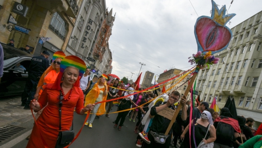 ukoronowana wagina marsz równości poznań - Wojtek Wardejn