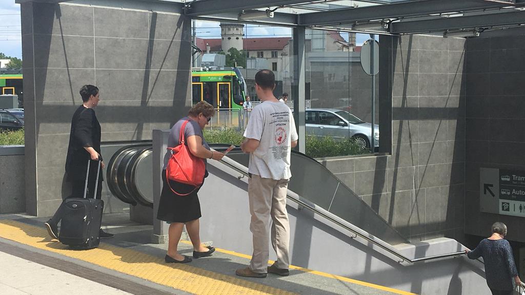 Rozdawali ulotki informujące o rzezi wołyńskiej - Jacek Butlewski