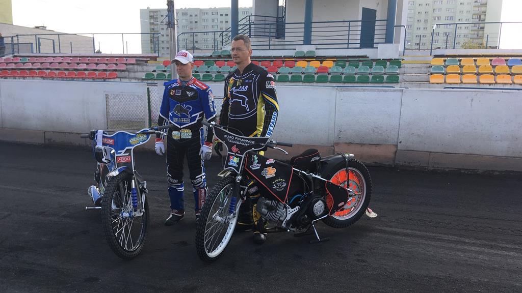 hampel policja piła żużel spot motocykliści - Przemysław Stochaj