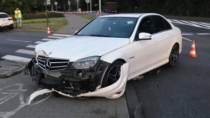 wypadek konsula mercedes poszkodowanego - Facebook/Auto mieszkanki Poznania