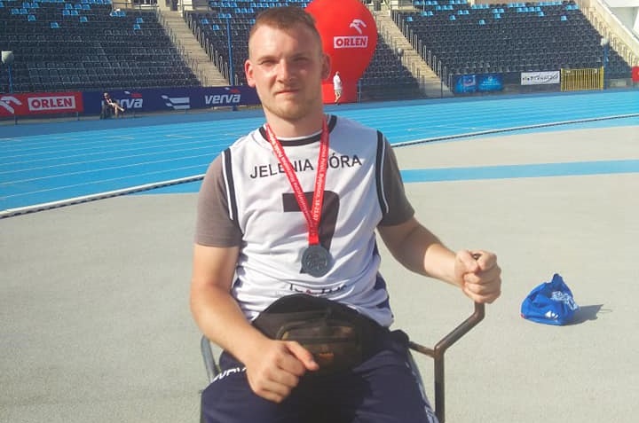 kamil skitek rzut maczuga - Kamil Skitek FB