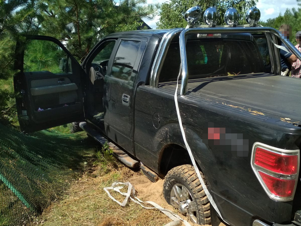 pościg skarbówka strzały zatrzymanie jeep - Izba Administracji Skarbowej w Poznaniu