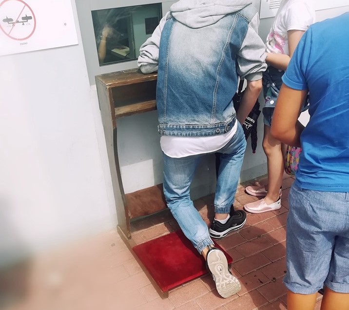 widzew klęczą po bilety  - FB: OSK Tylko Widzew