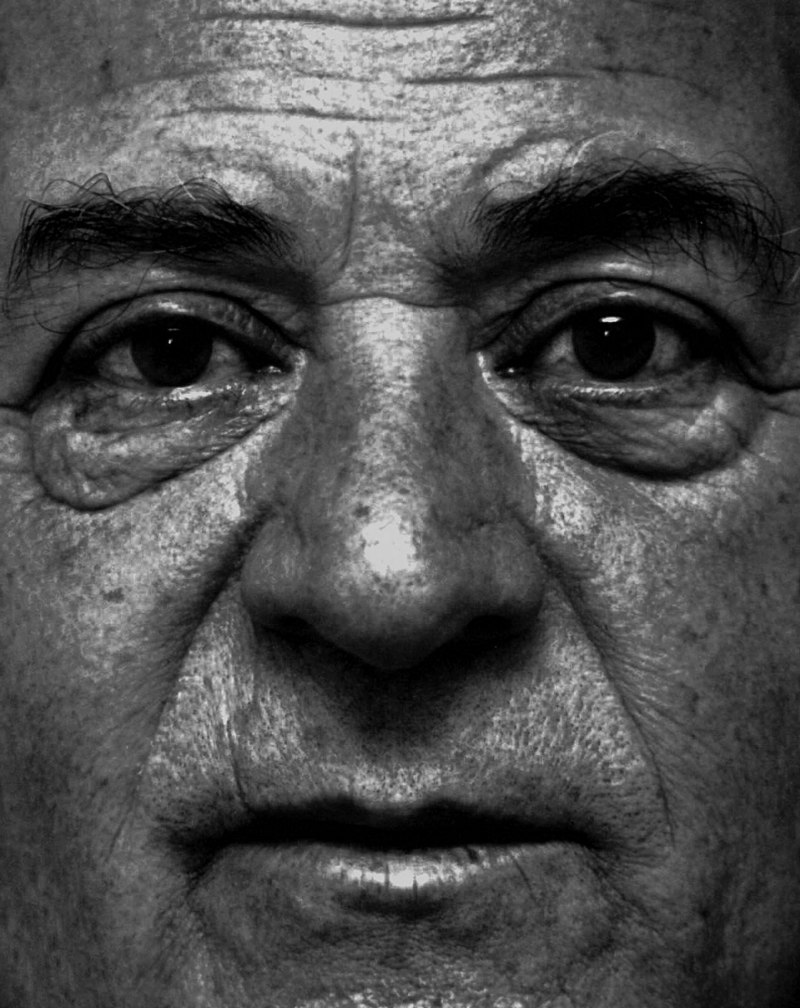 800px-Nikos_Chadzinikolau_B-W