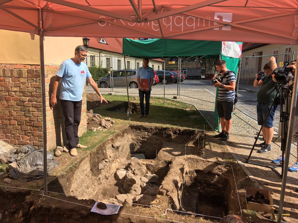 wykopaliska pallatium gniezno pałac mieszka I - Rafał Muniak