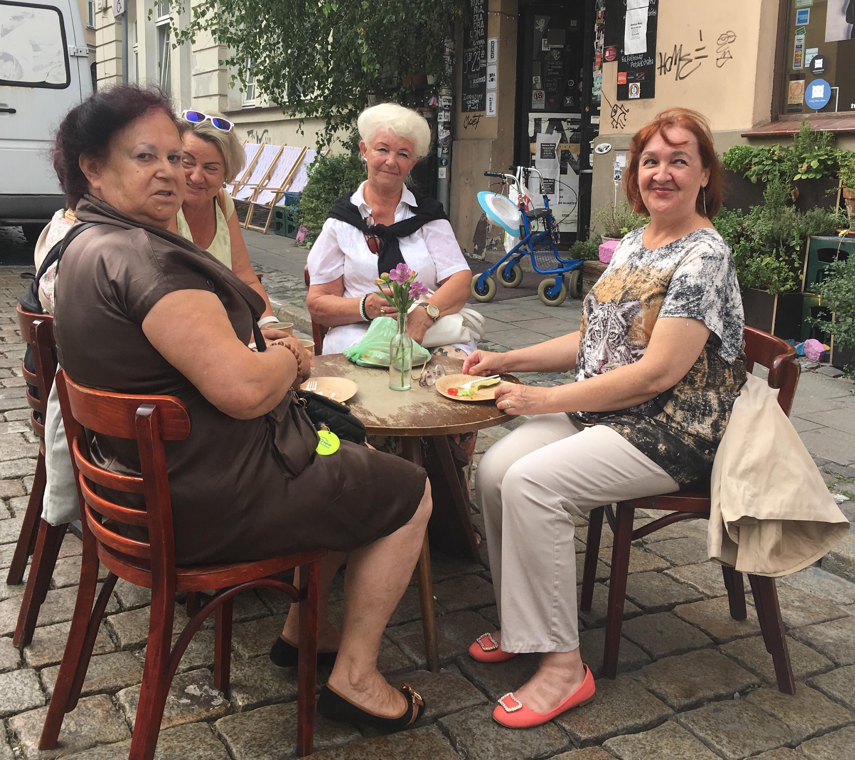 salon sąsiedzki wspólne śniadania  - Jacek Butlewski