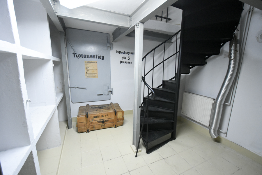 schron greisera schody - Wojtek Wardejn