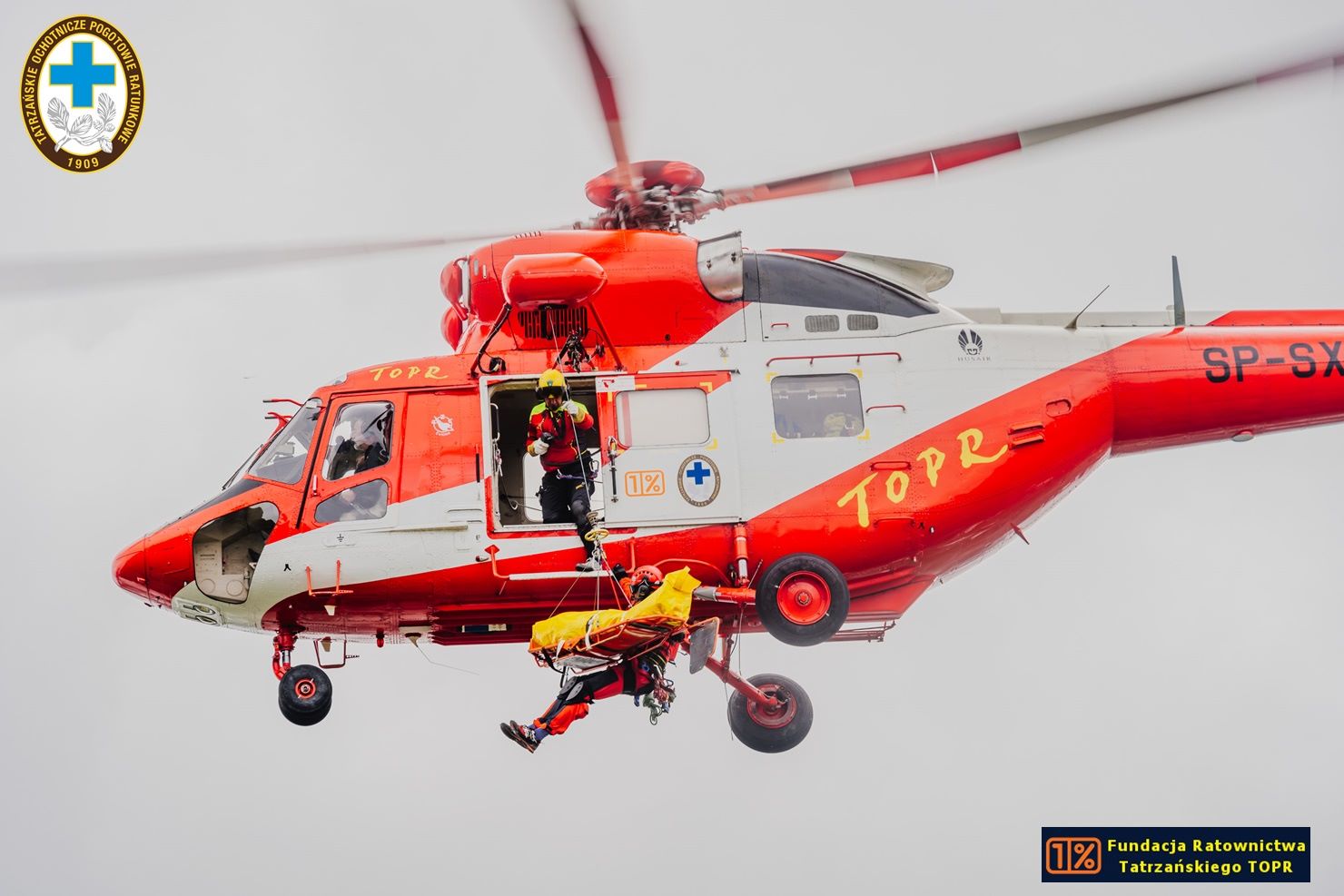 topr śmigłowiec  - FB: Tatrzańskie Ochotnicze Pogotowie Ratunkowe - TOPR/A.Górka