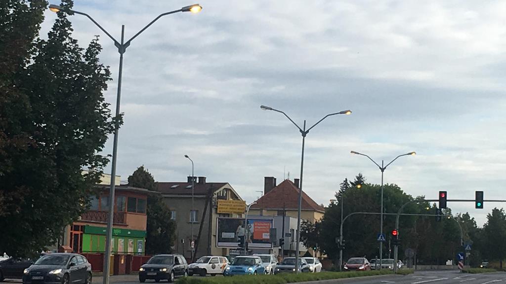 lampy świecą za dnia poznań - Jacek Butlewski