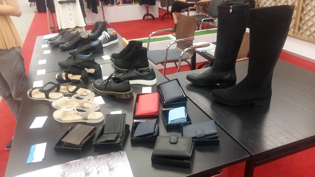 buty z ananasa - Magdalena Konieczna