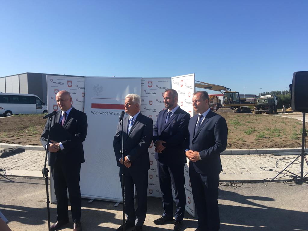 288 mln zł na drogi gminne i powiatowe  - Rafał Regulski