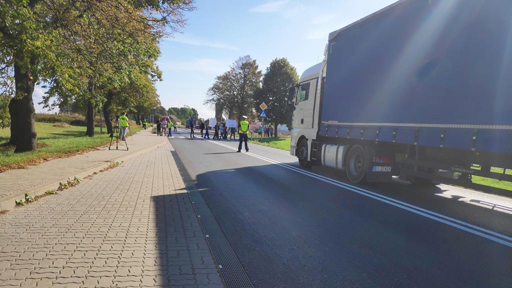 protest dk10 piła wałcz blokada  - Przemysław Stochaj