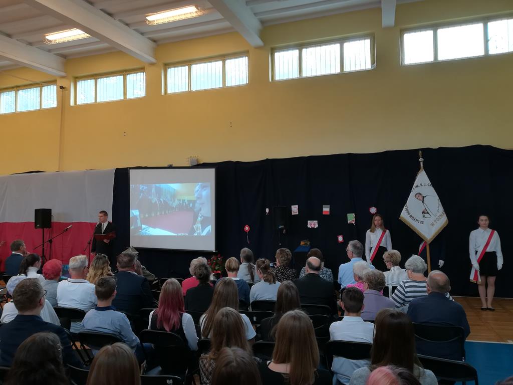 rocznicowy apel w XX Liceum Ogólnokształcącym w Poznaniu - Krzysztof Polasik