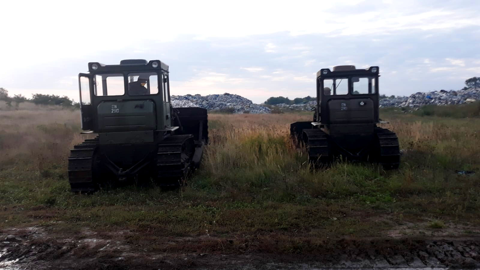 śmieci wojsko pysząca - Michał Czubak - Twitter