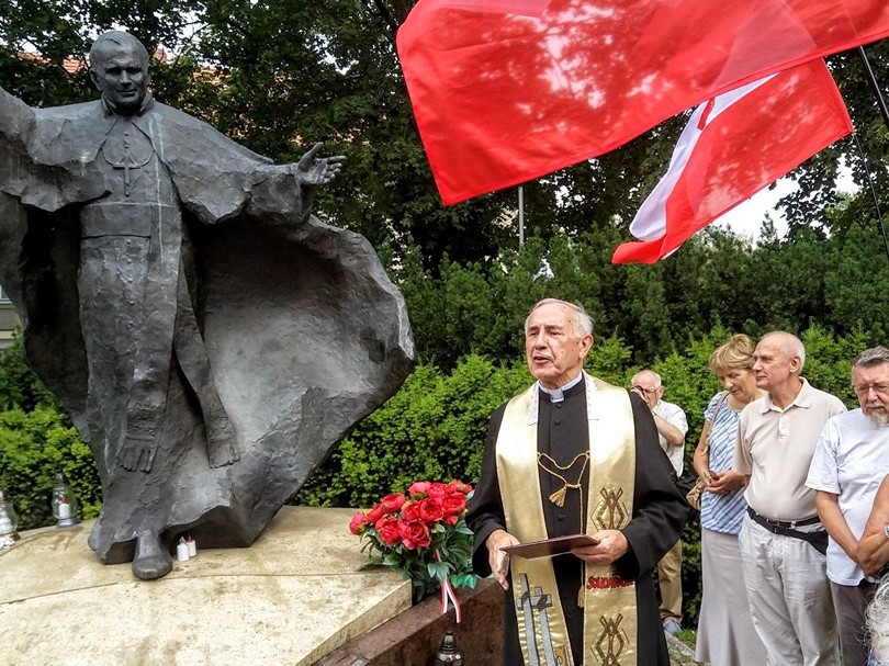 ksiądz tadeusz magas - FB: Tadeusz Dziuba