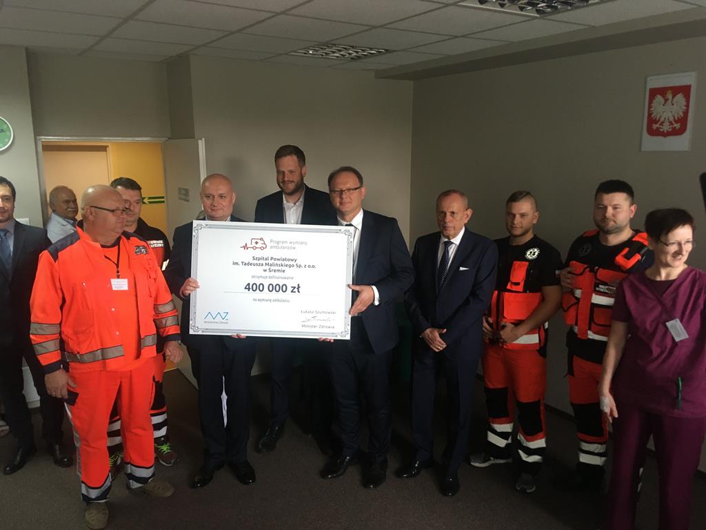 nowa karetka dla szpitala w śremie - Rafał Regulski