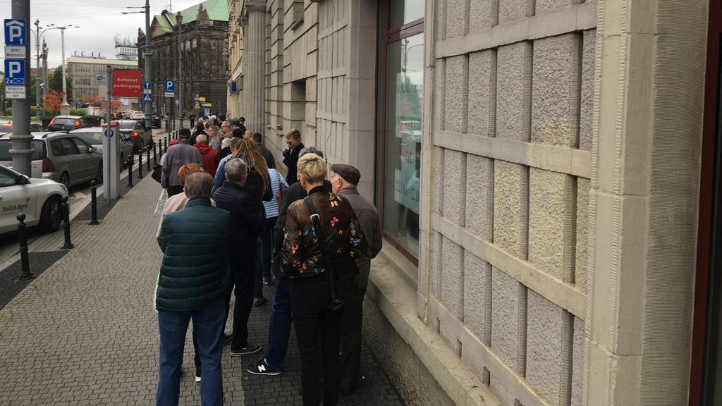 nbp kolejka - Jacek Butlewski