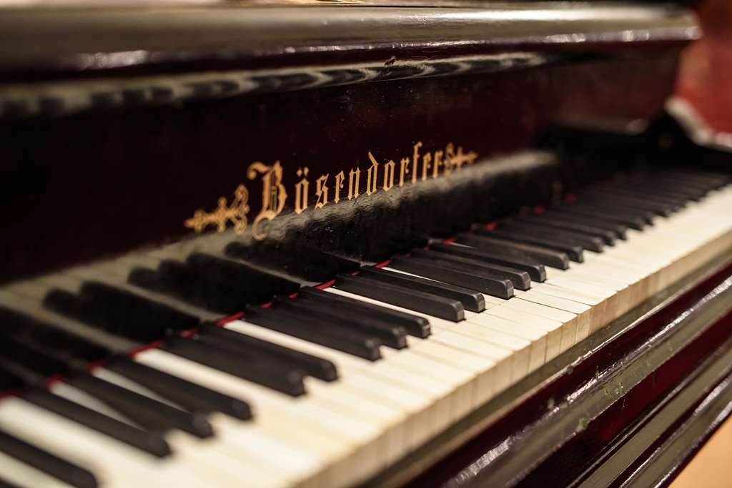 fortepian paderewskiego - UW