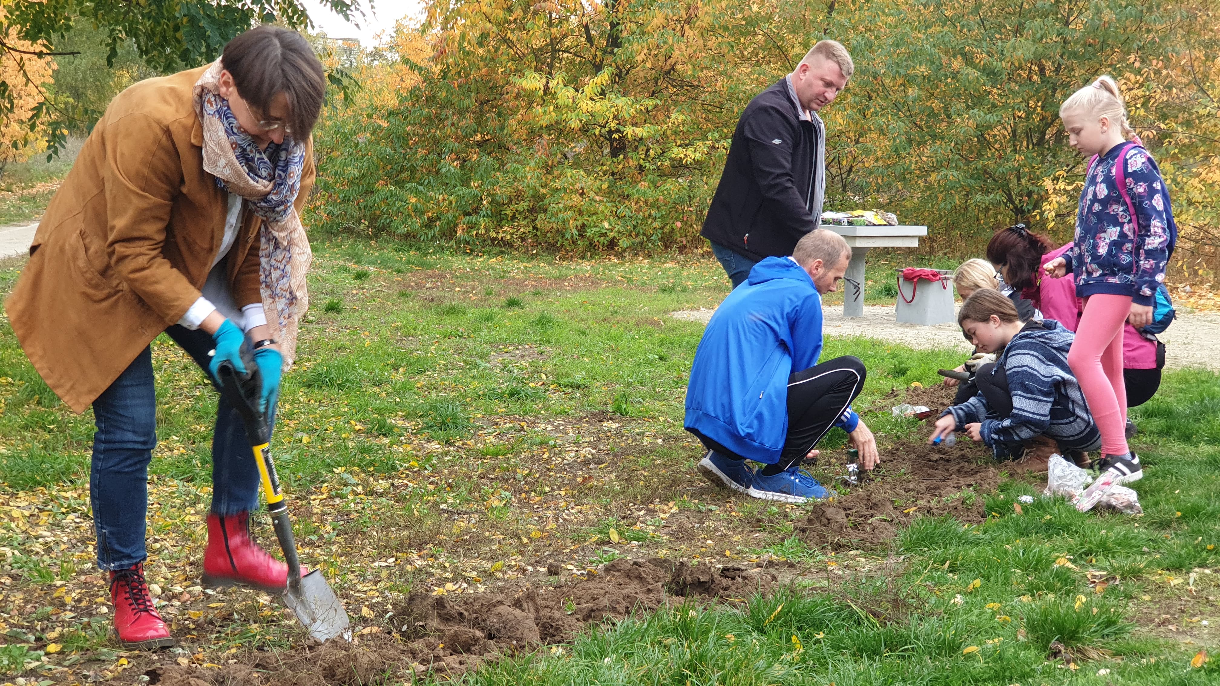 sadzenie kwiatów  - Michał Jędrkowiak