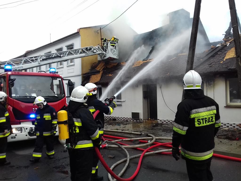 pożar domu we lwówku  - PSP Nowy Tomyśl