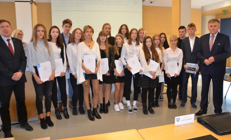 stypendia powiat poznański - powiat.poznan.pl