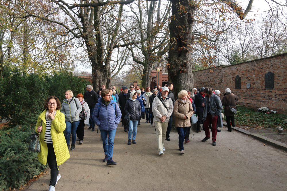 cmentarz zasłużonych zwiedzanie - Leon Bielewicz