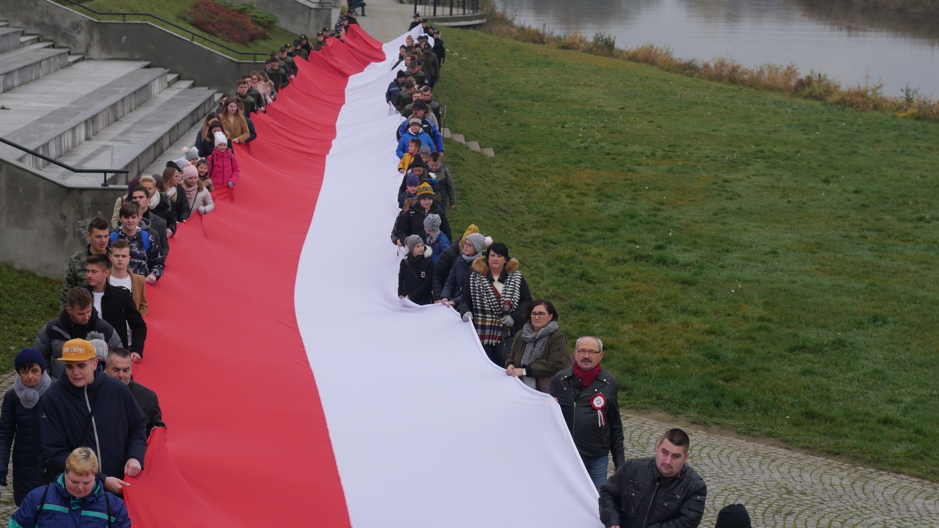 flaga niepodległej konin - Sławomir Zasadzki