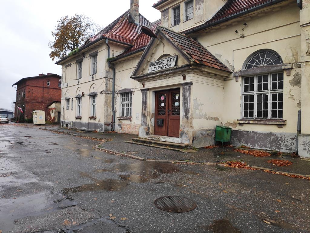 dworzec pkp w czarnkowie - Przemysław Stochaj