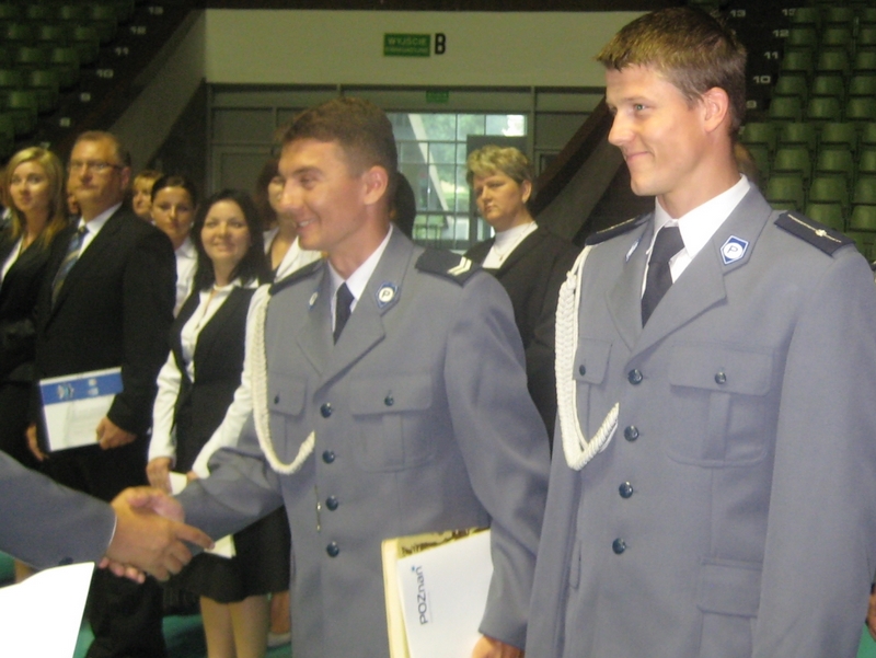 Policjanci w Arenie - dzielnicowy roku 2011 - Adam Michalkiewicz