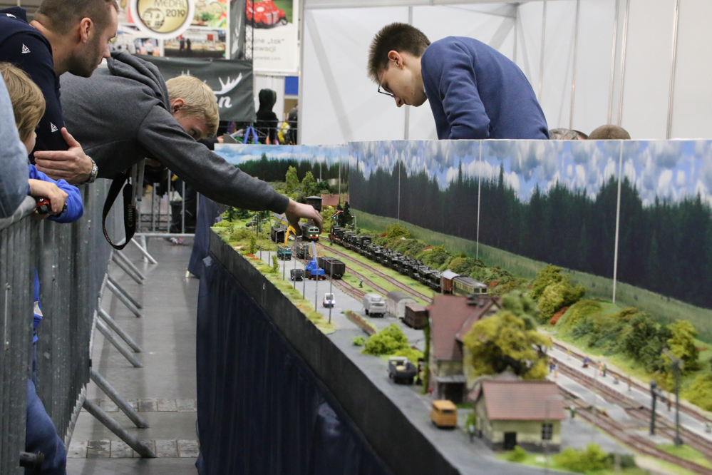 modele modelarstwo targi hobby  - Leon Bielewicz - Radio Poznań