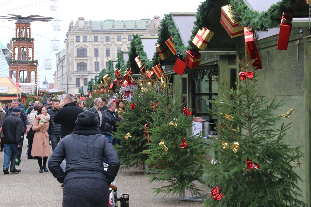 jarmark bożonarodzeniowy betlejem poznańskie plac wolności 2019 - Leon Bielewicz - Radio Poznań
