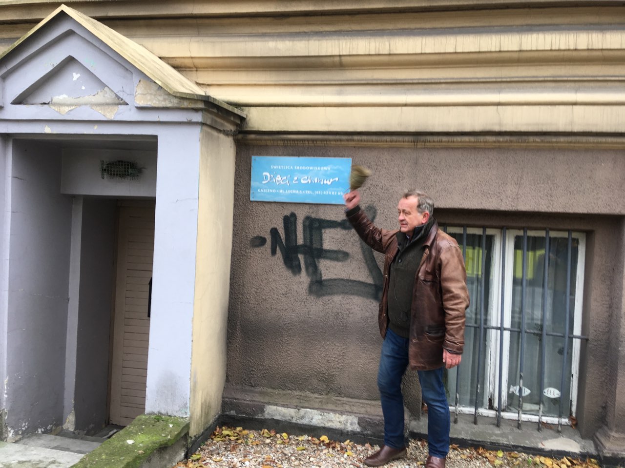 pan boguś pod świetlicą dzieci chmur gniezno - Rafał Muniak